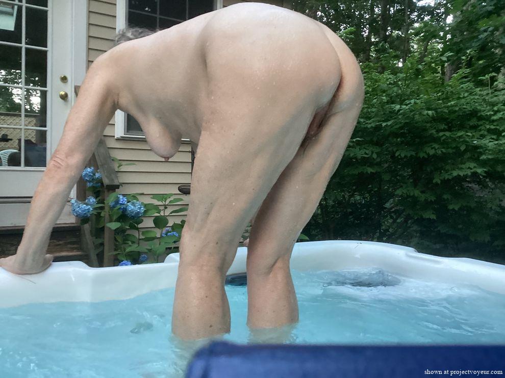 wife in he hot tub - image2