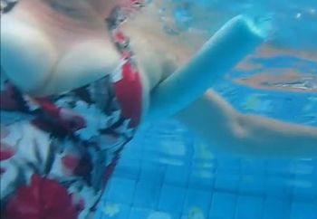 Hidden cam in pool - sniffy10 - Free Homemade Sex Videos - Amateur Wife Porn  Movies - Project Voyeur